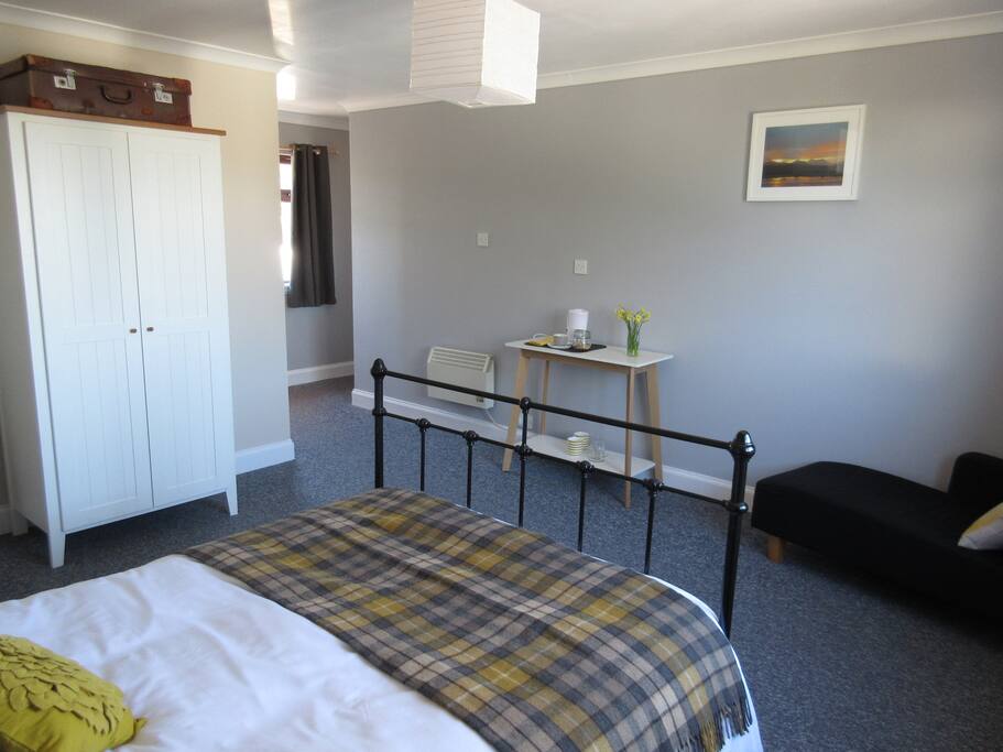 Room 1 - Spacious Double Ensuite