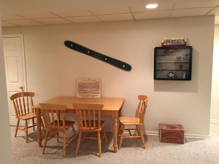 Card/Game Table