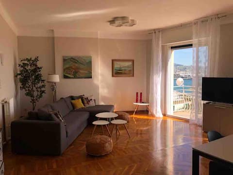 Top Airbnb: Magnificent apartment by the sea in Sanremo