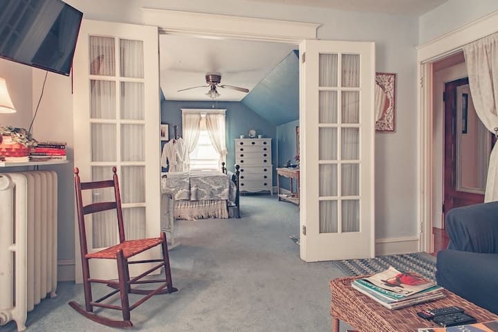 Milango ya Kifaransa ya Chumba cha kulala