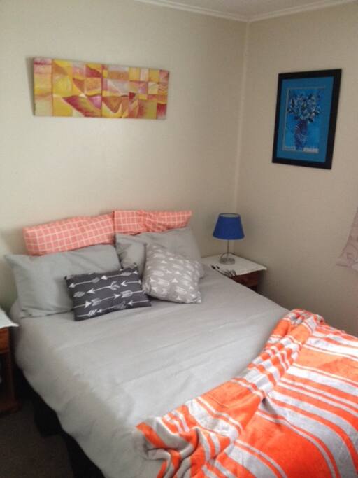 Warm & Peaceful private bedroom