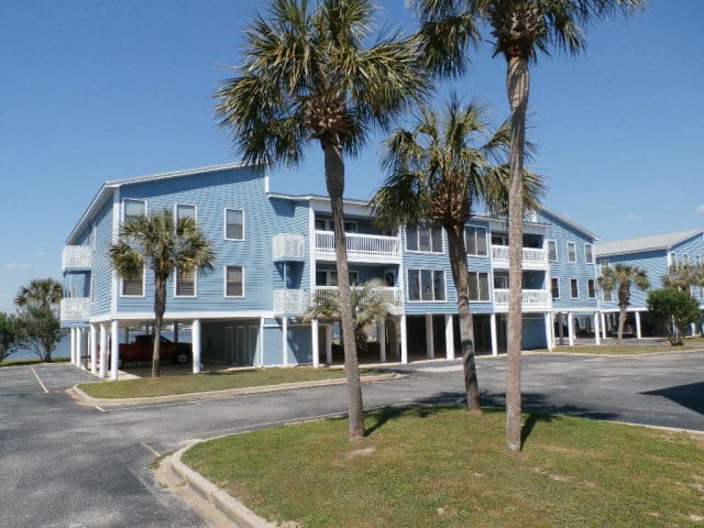 Sea Oats Sun and Fun Condo / Free Wi-Fi