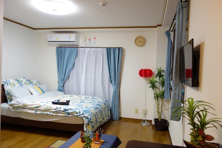 letto matrimoniale con 2 futon.雙人床+兩條棉被