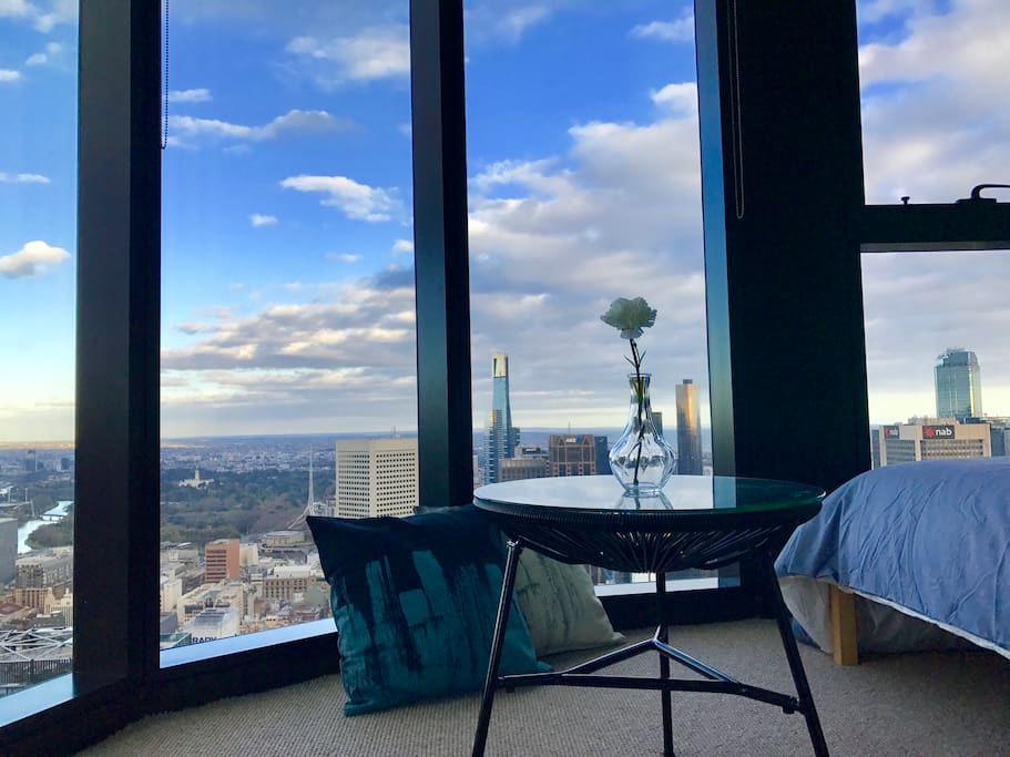 From the balcony or bedrooms of my place located at 55th floor, you can enjoy the view of almost all landmarks of Melbourne, especially the Yarra River and the Sea.(Taken from bedroom 1)