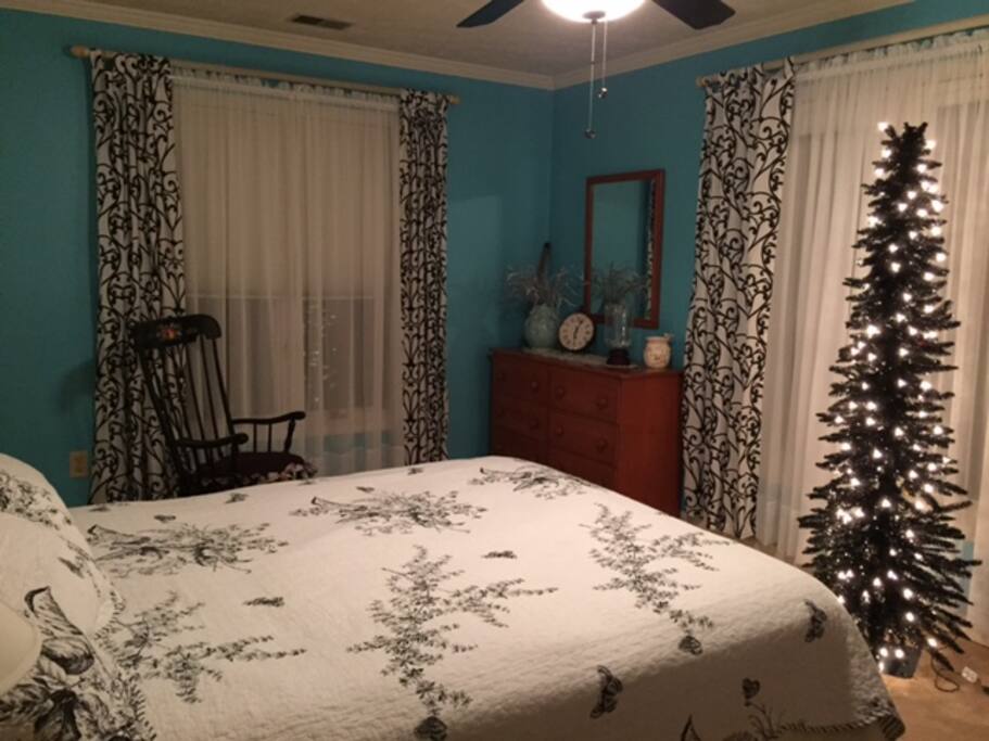 Dresser, walk-in closet and desk