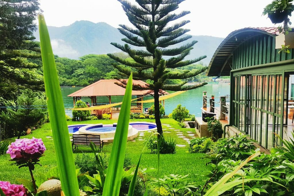 Casa en isla del lago de Coatepeque Cabañas en alquiler en Santa Ana