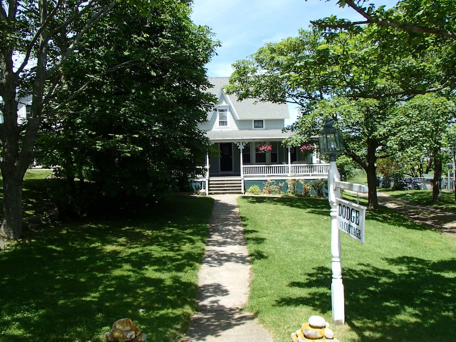 Dodge Cottage Hotels For Rent In New Shoreham Rhode Island