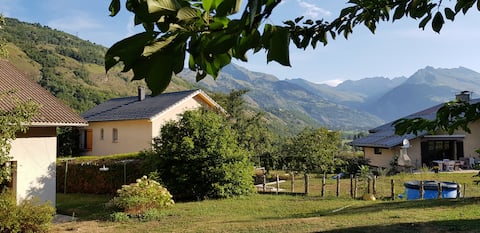 Chalet Les Arc equidistant to La Plagne: