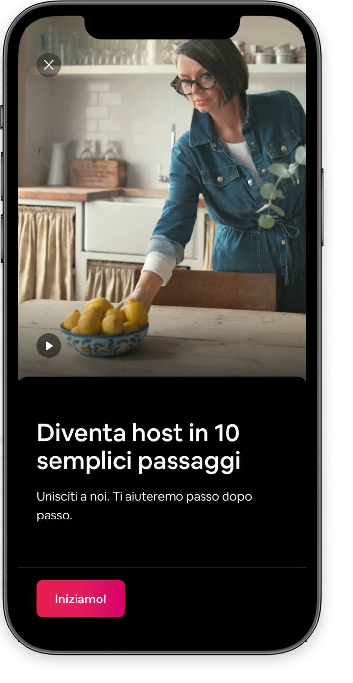 Introduzione all'attività di host con un video di benvenuto nell'app di Airbnb.