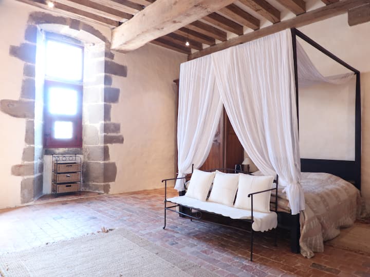 Chambre (1er étage tour carrée) dite "chambre de la Fortune". 