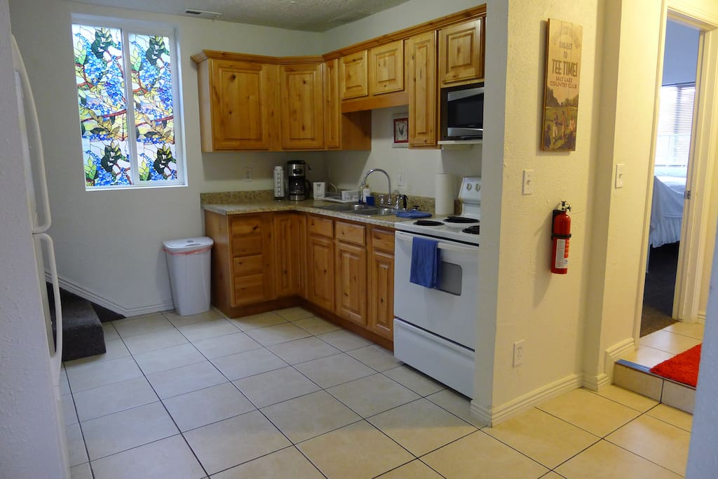 fully equipped kitchen w everything needed to cook any meal
