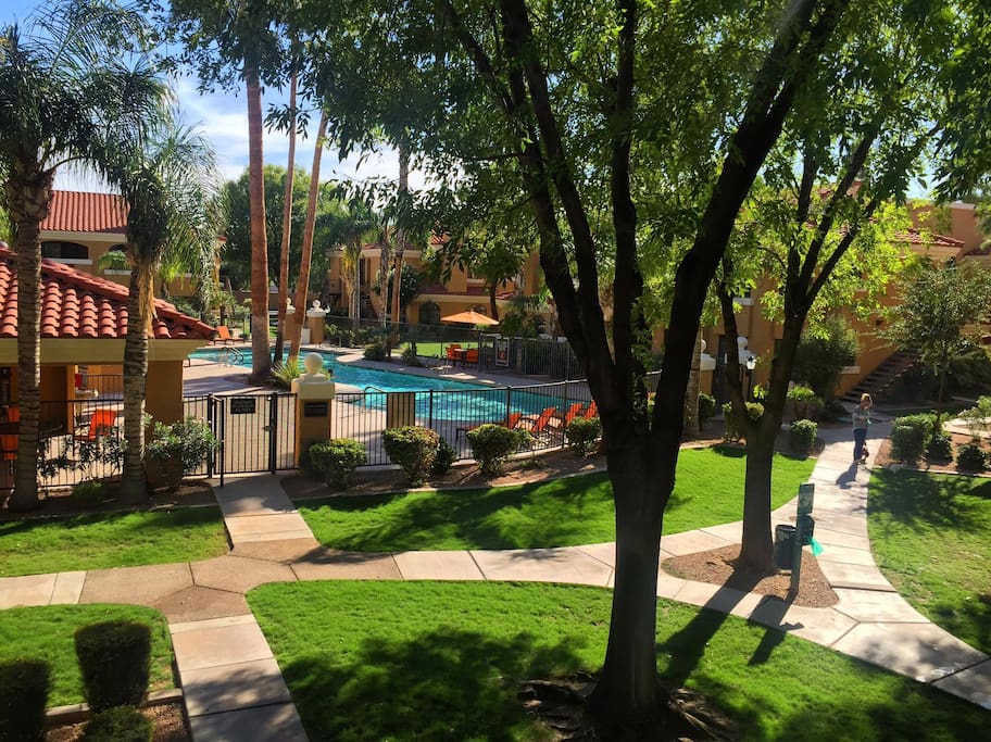You will enjoy a heated pool , hot spa, tennis court, sand volley, walking trails, BBQ facilities, and a beautiful clubhouse