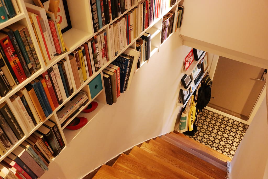 Down to the entrance door, the ground floor is normally rented out to couples on airbnb