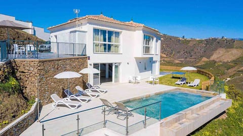 Large villa with beautiful views