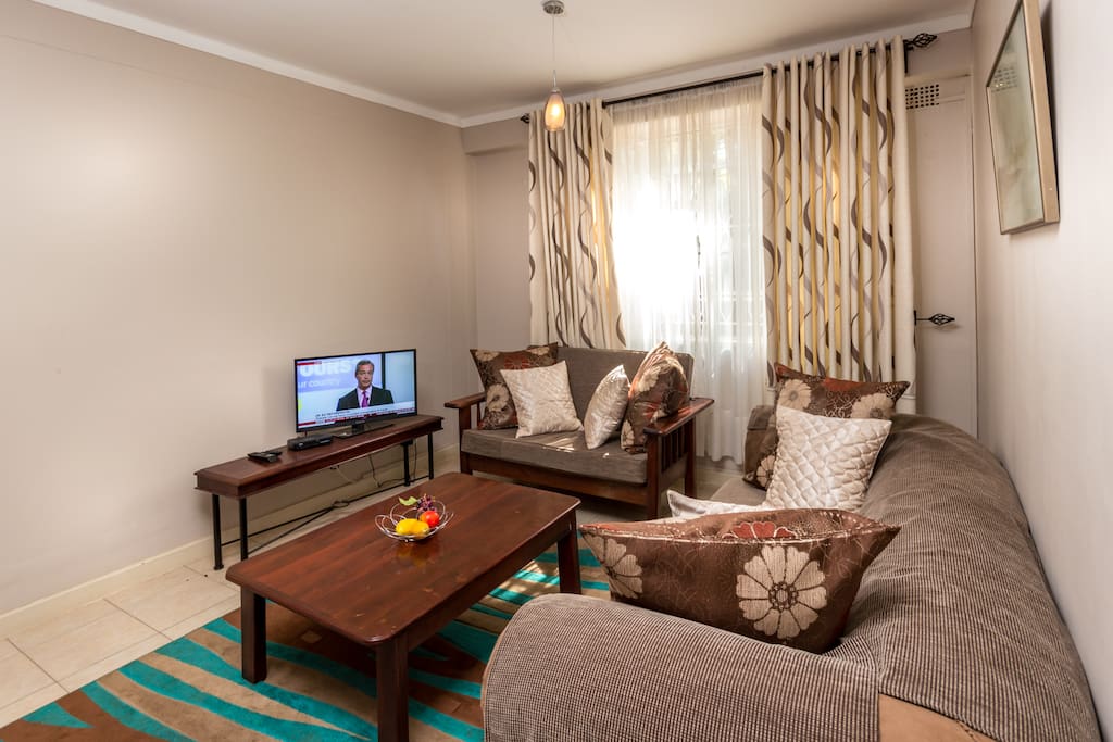 Lounge with dstv