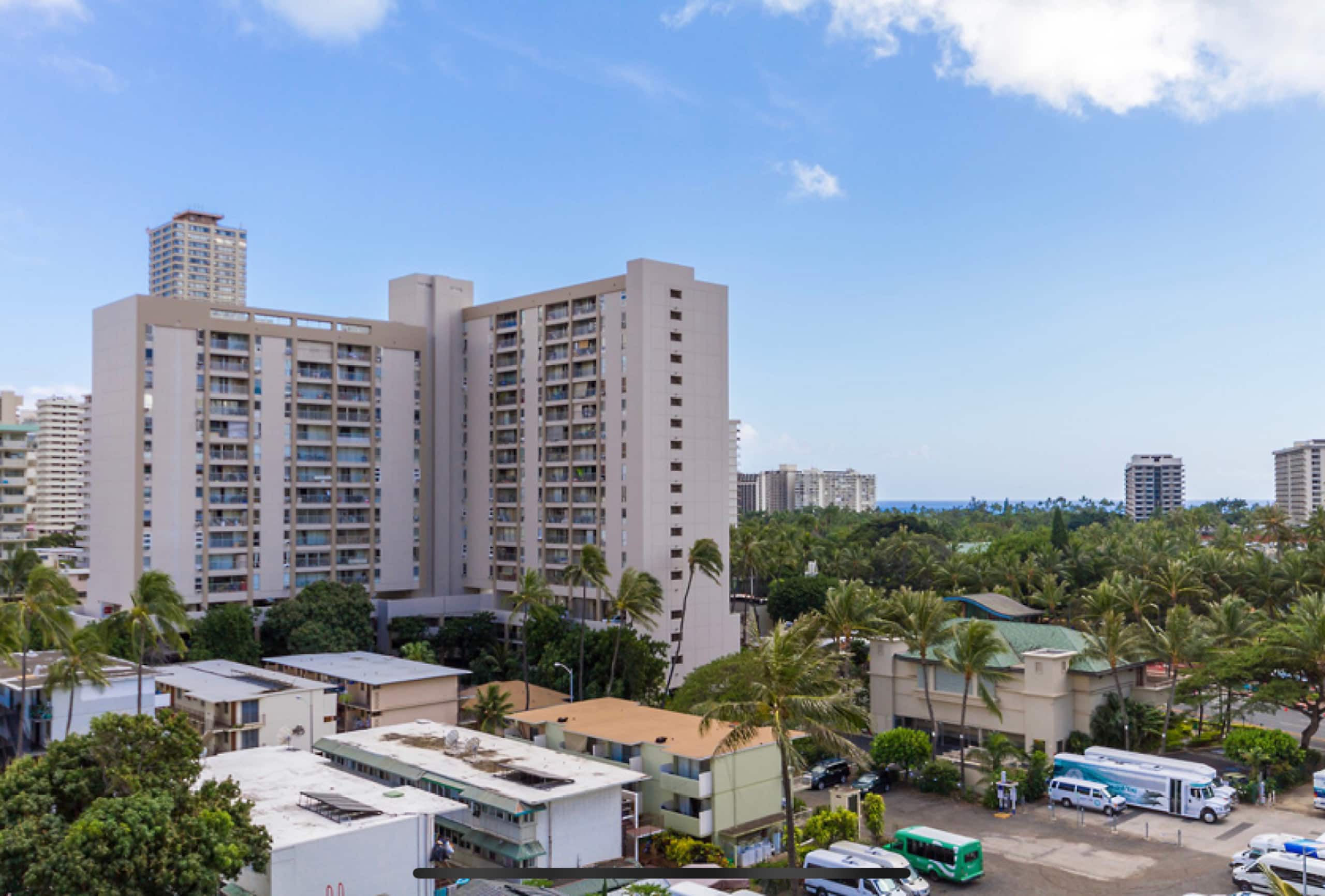 Condo in Honolulu · ★4.65 · Studio · 1 bed · 1 private bath - Image 8