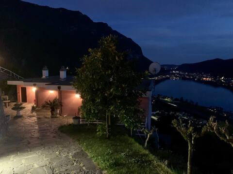 Spectacular View on Lake Lugano-Three-rooms duplex