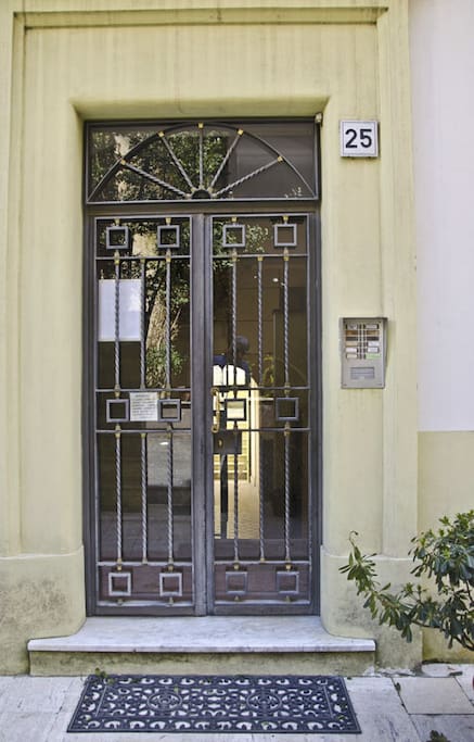 PORTONE DI INGRESSO