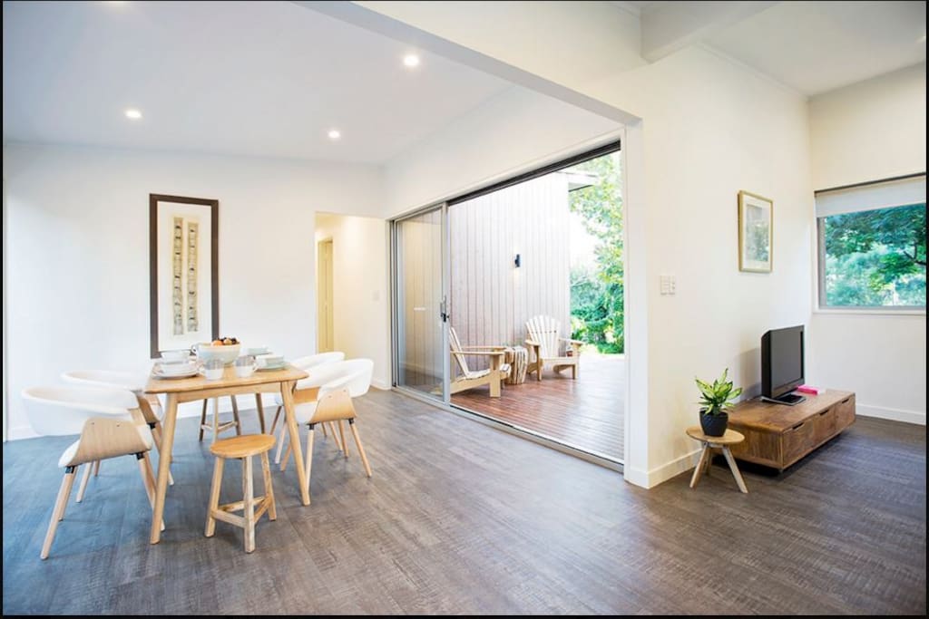 Dining area opening up to the al fresco