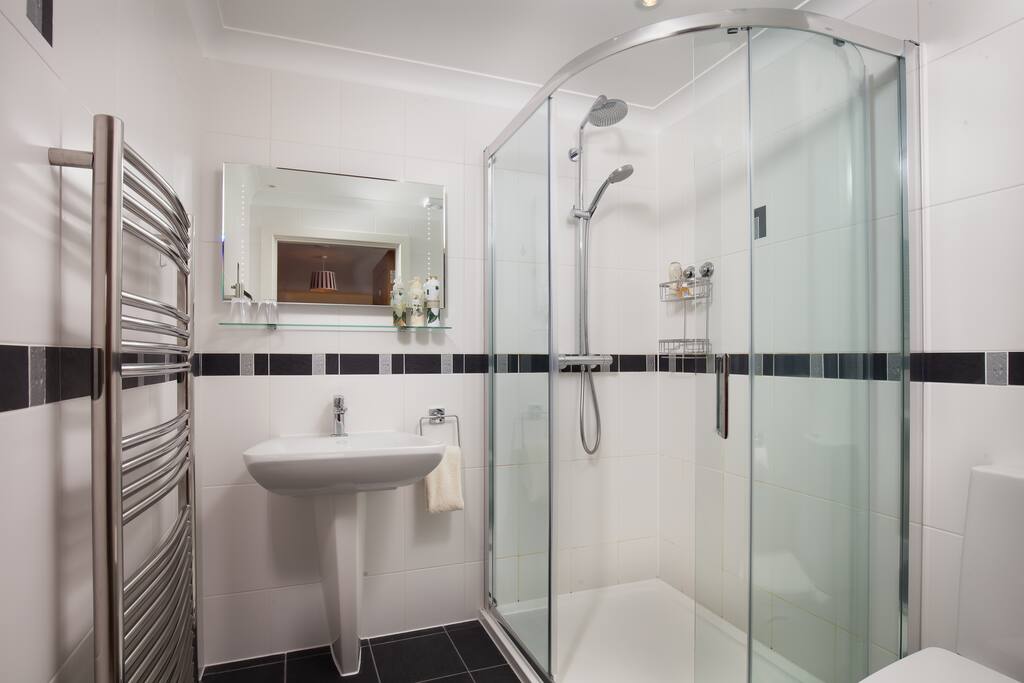 ensuite shower room