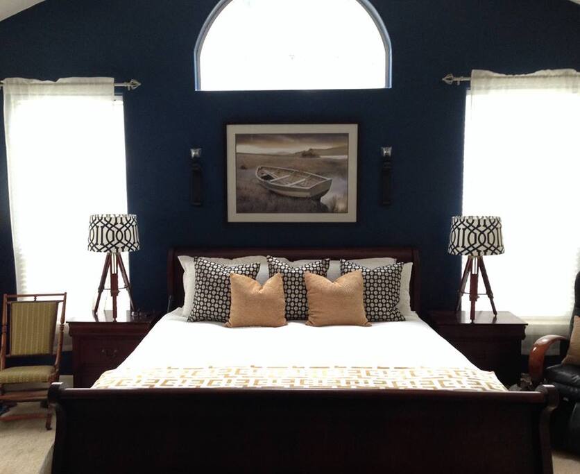 California King with Luxury Linens and Down Bedding