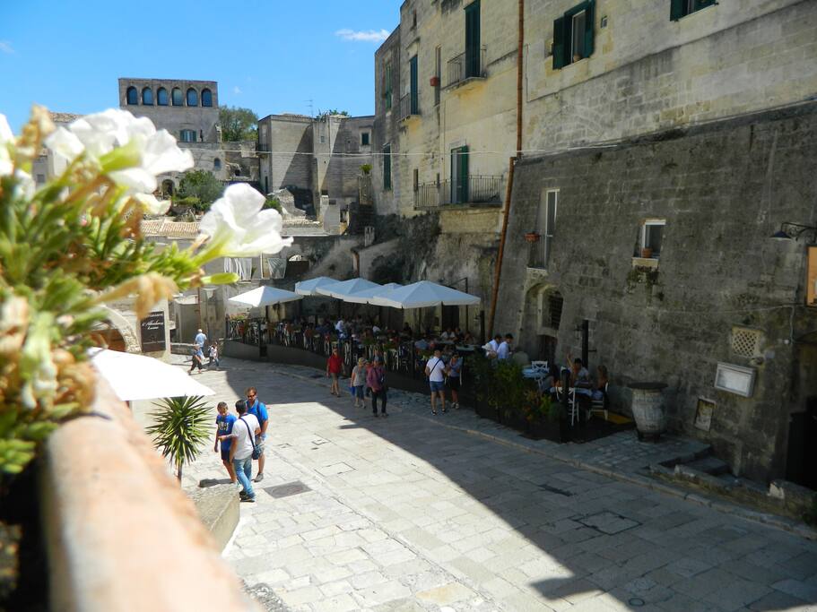 Strada dell'esterno della Struttura