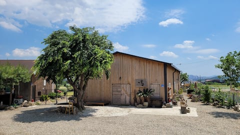 # Suo Bed and Breakfast #.5
Private Pension # 380 Pyeong Ojik Team
# Icheon Suo Minpak