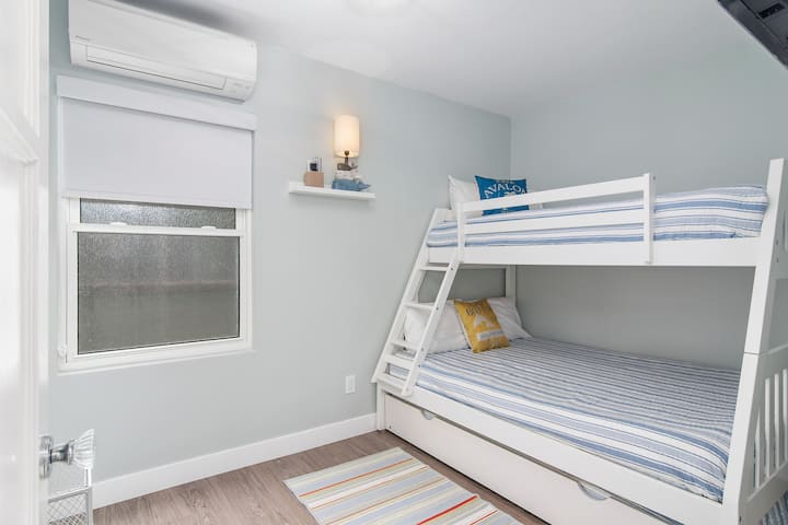 Zadná jednotka na prízemí poschodová posteľ/mini Split