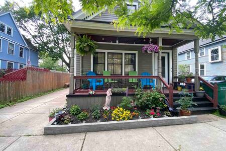 College Cottage: Private Apt in Trendy Allentown