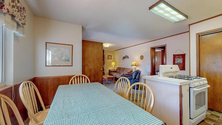 Cabin 11, Family Friendly Duplex - Bear Lake