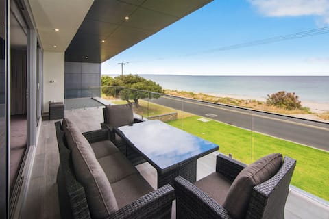 SUNSET COVE - Beachfront with WIFI