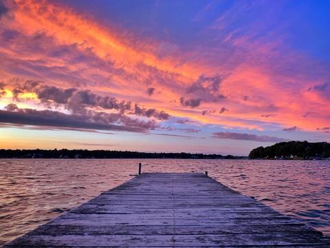 COTTAGE ON LAKE SIMCOE -4 BEDROOMS /2WSHRMS
