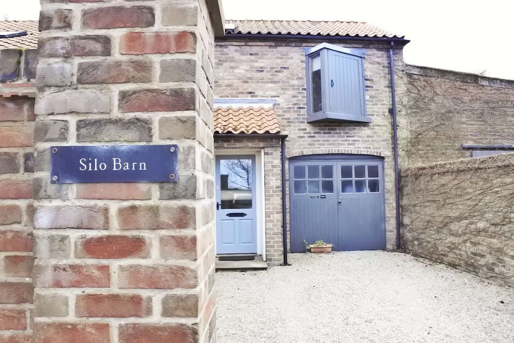 Mews frontage to Barn