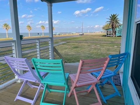 Drift away in Bayfront 2-bedroom Turquoise cottage