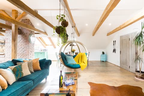Top Airbnb: Chill in a Hanging Chair at an Old Town Bohemian L in Staré Město