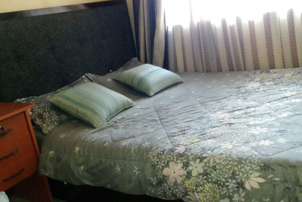 Queen Size Bed - Heavy Duty Mattress
