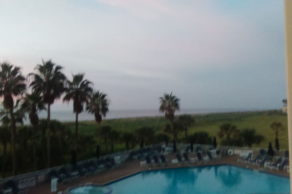 Gulf view or pool and jacuzzi your choice
