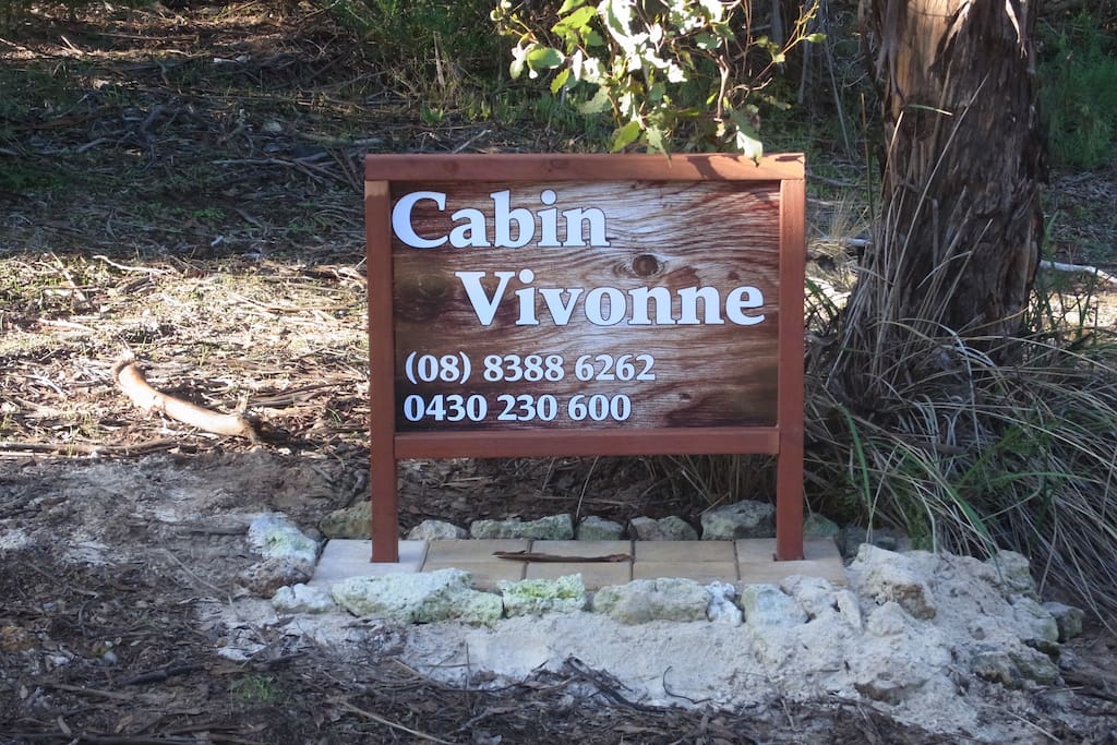 Cabin Vivonne entrance