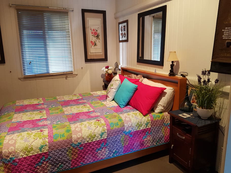 Guest bedroom