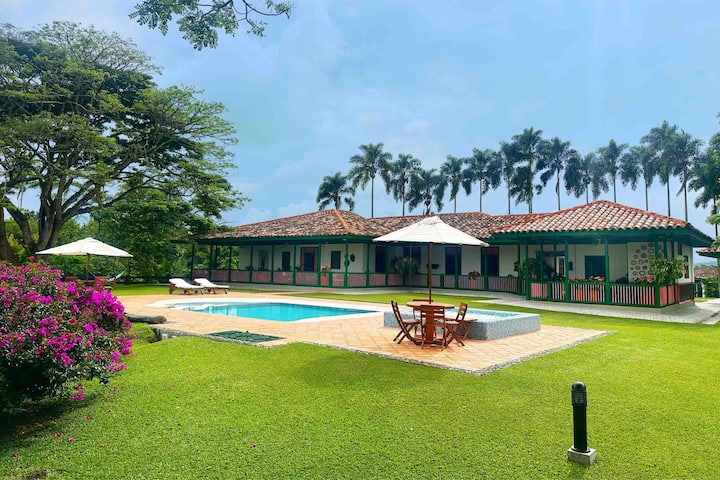 Espectacular finca cerca Panaca con jacuzzi y wifi