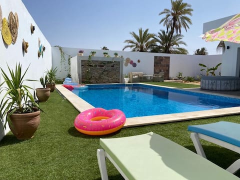 Modern villa + 100% pool without vis-a-vis