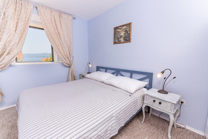 Прва спална соба