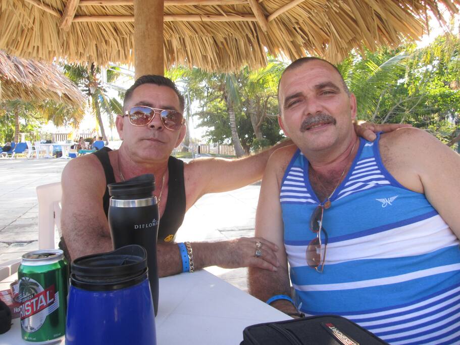 Somos los Anfitriones