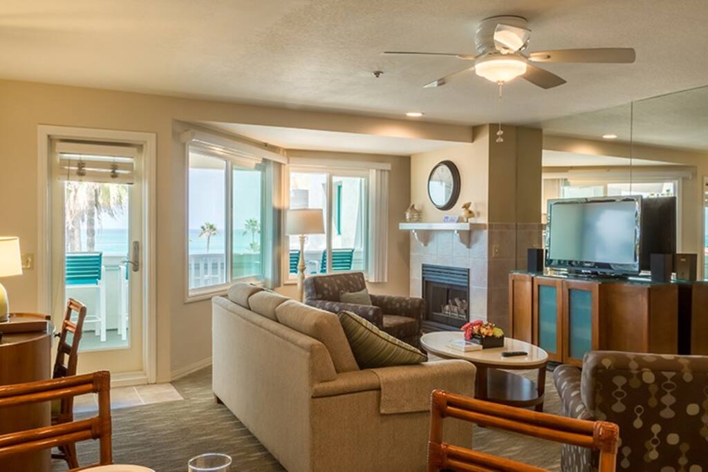 Living room, dining and full kitchen