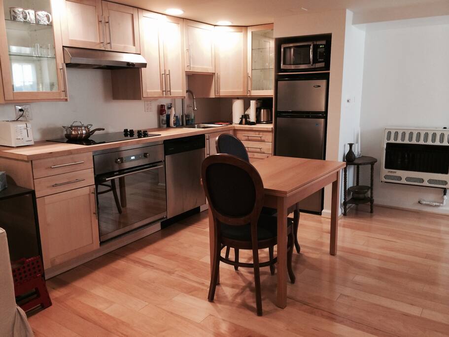kitchen & dining table