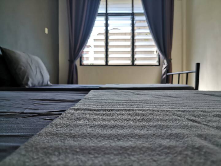 1st middle-room without balcony 