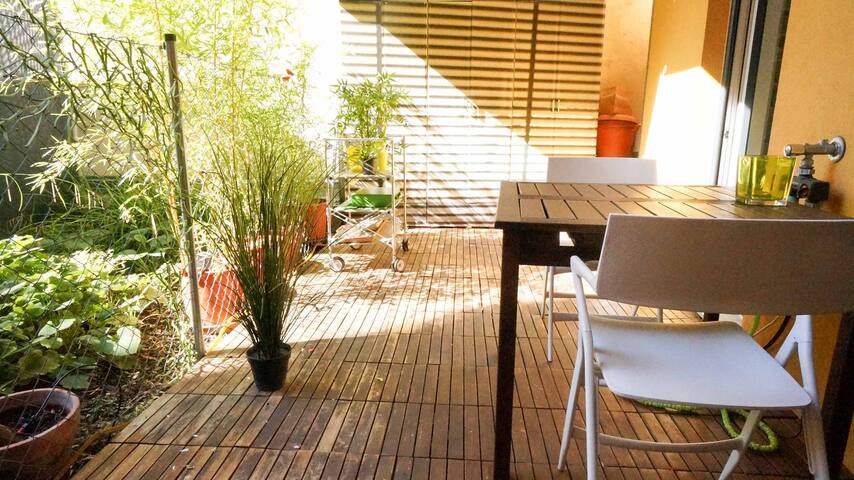 City Centre – Vibrant Neubau Area – Quiet Terrace gallery image 4