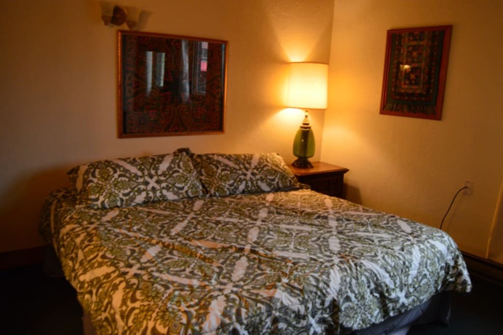 King Bed Room in Hotel