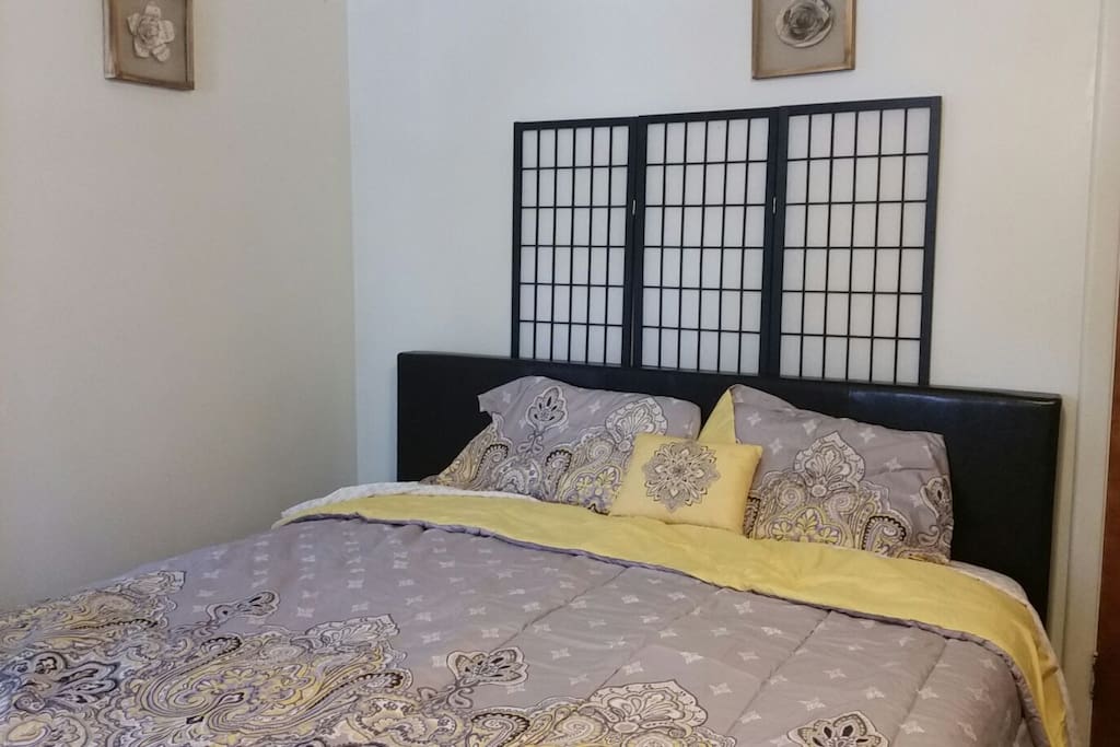 Bedroom with a king size bed.