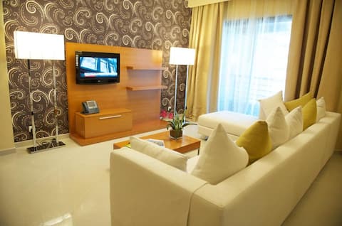 Successful Airbnb property: 2 Bedrooms Suite 3, Hotel Apartment in Al Thanyah First